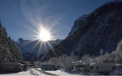 Skigebiete in der Schweiz mit Wintercamping