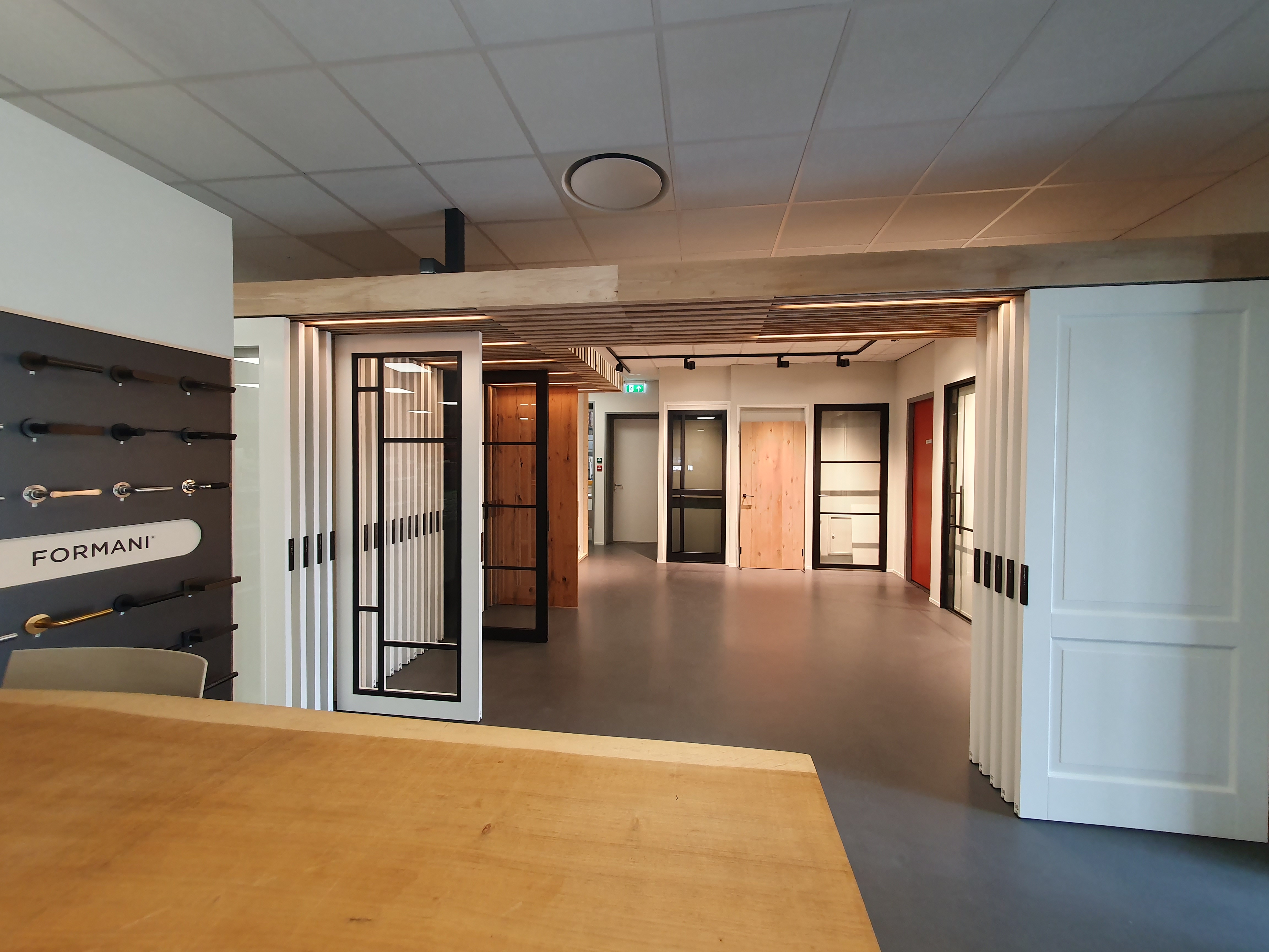 showroom_apeldoorn_1_bewerkt.jpg