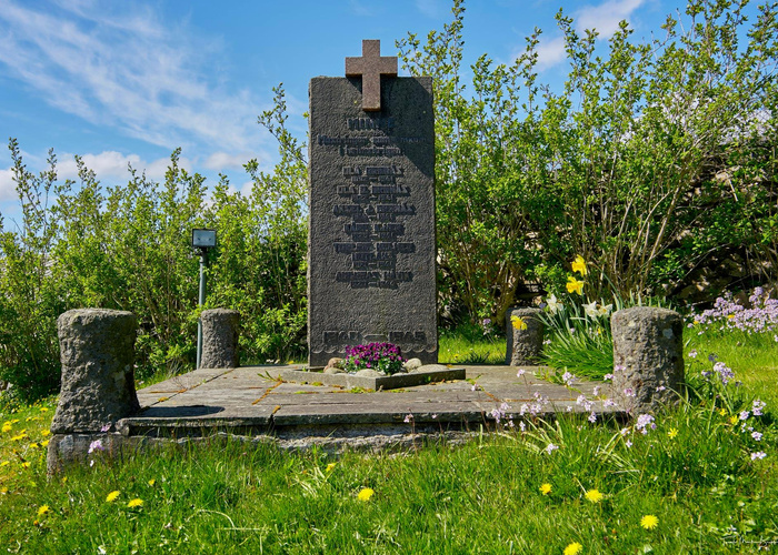 Minnesmerke ved Moster gamle kyrkje