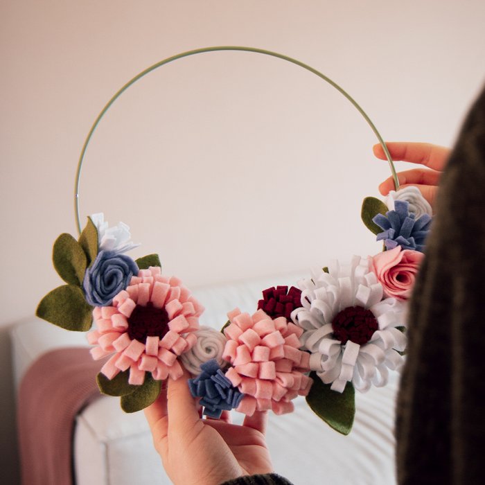 Spring DIY: Create a Felt Flower Wreath