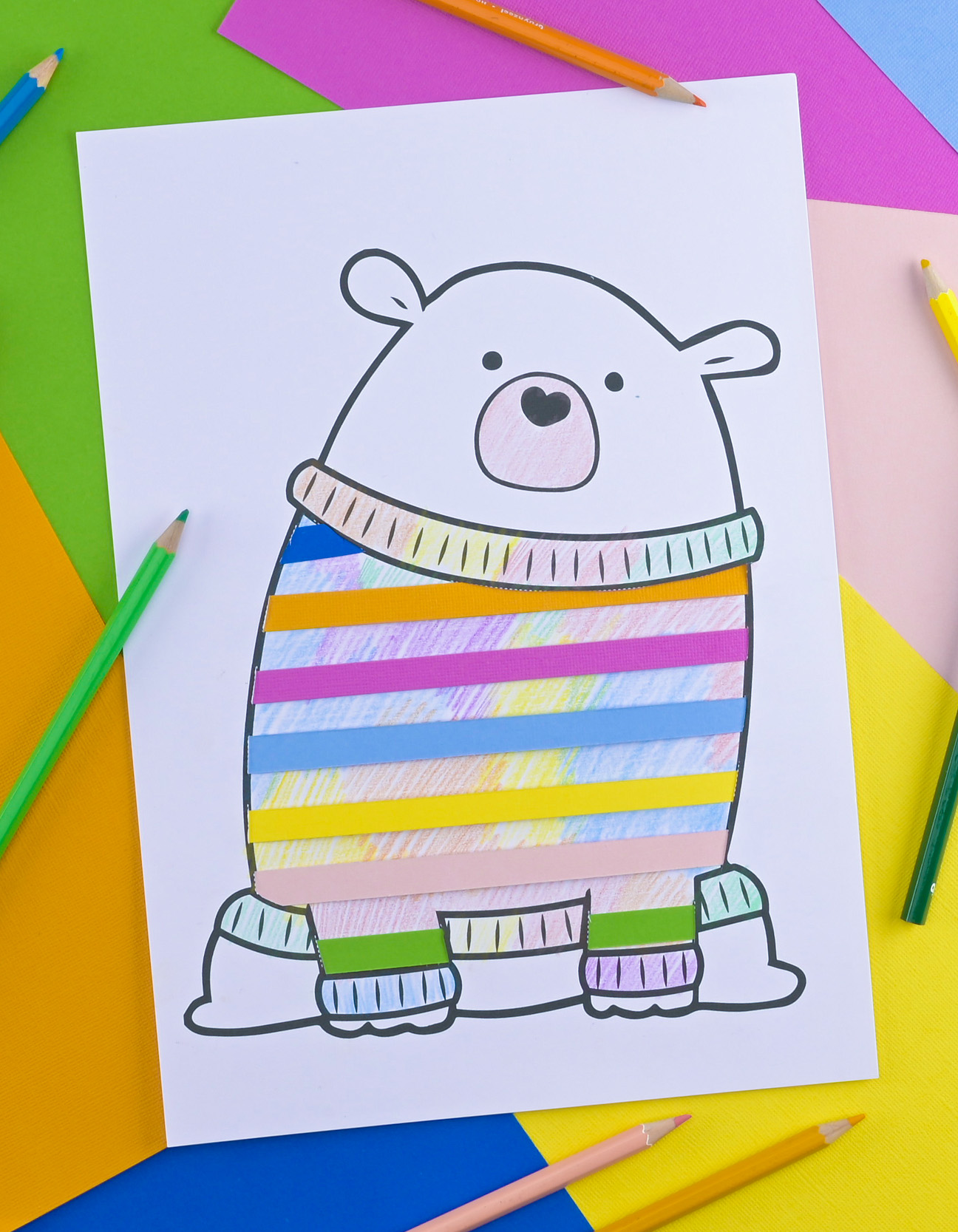 DIY: Crea un orso polare con un maglione a righe 