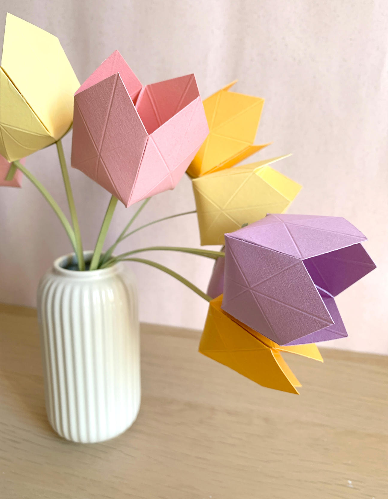 Manualidad para el Día de la Madre: Dobla preciosos tulipanes de papel