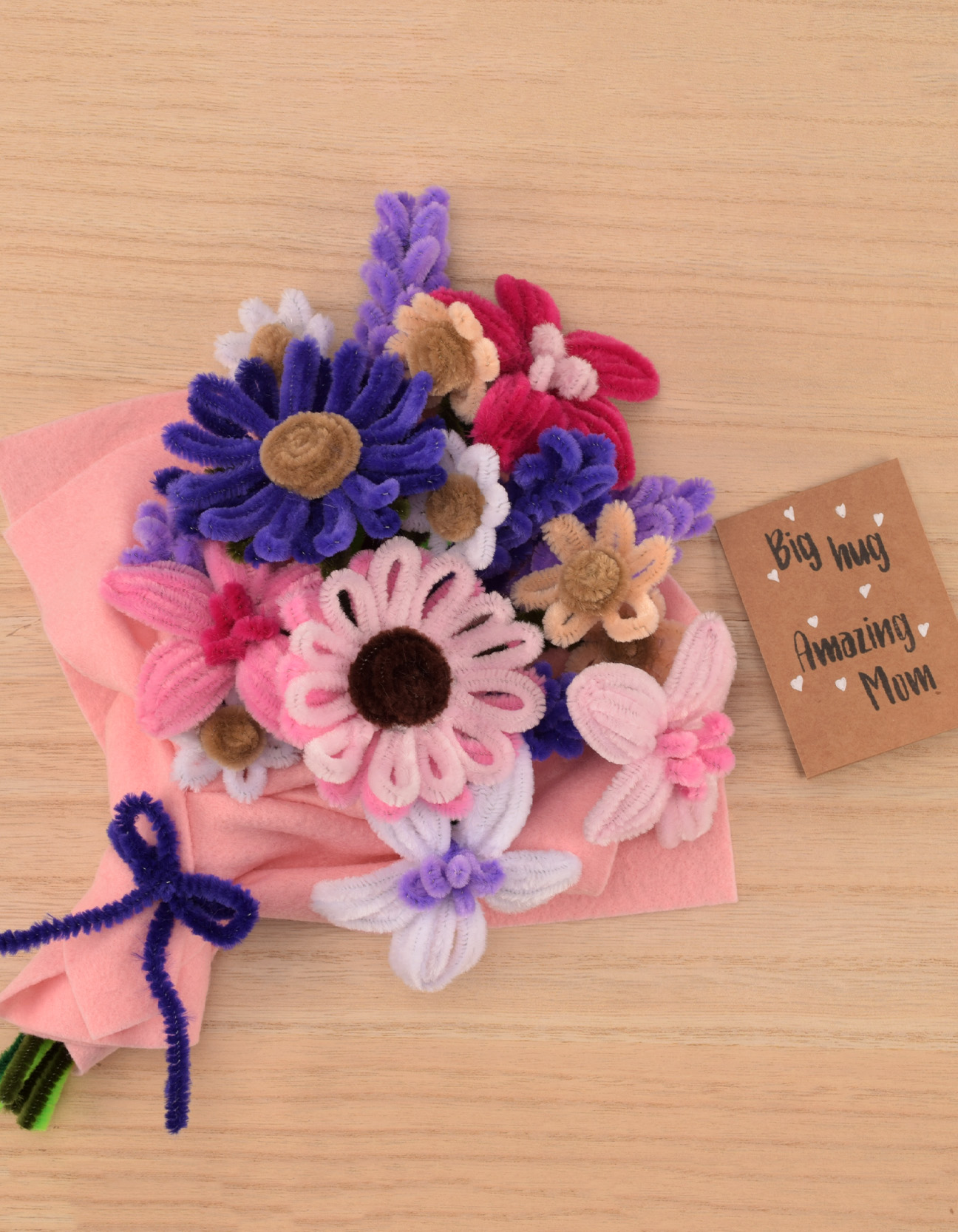 Réaliser un bouquet en fils chenille