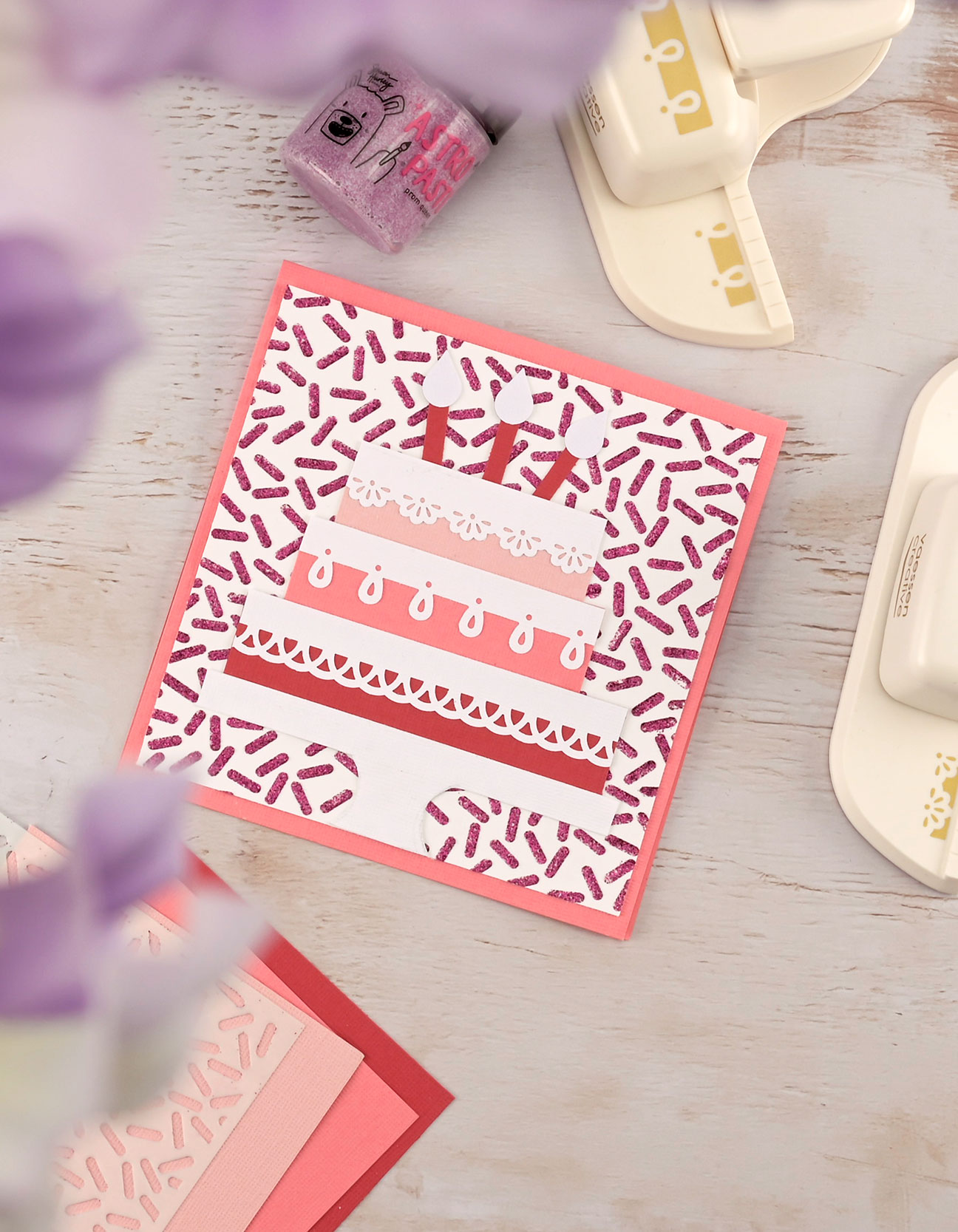 DIY: Verjaardagskaart maken met randponsen