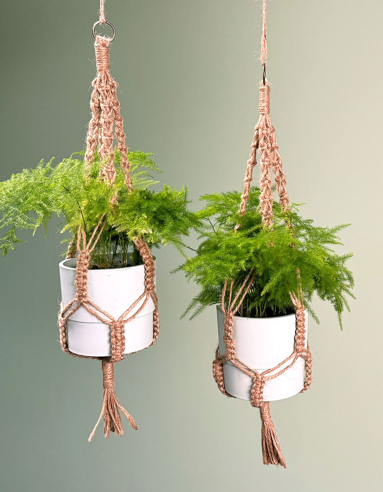 DIY: Maak een macramé plantenhanger van jute