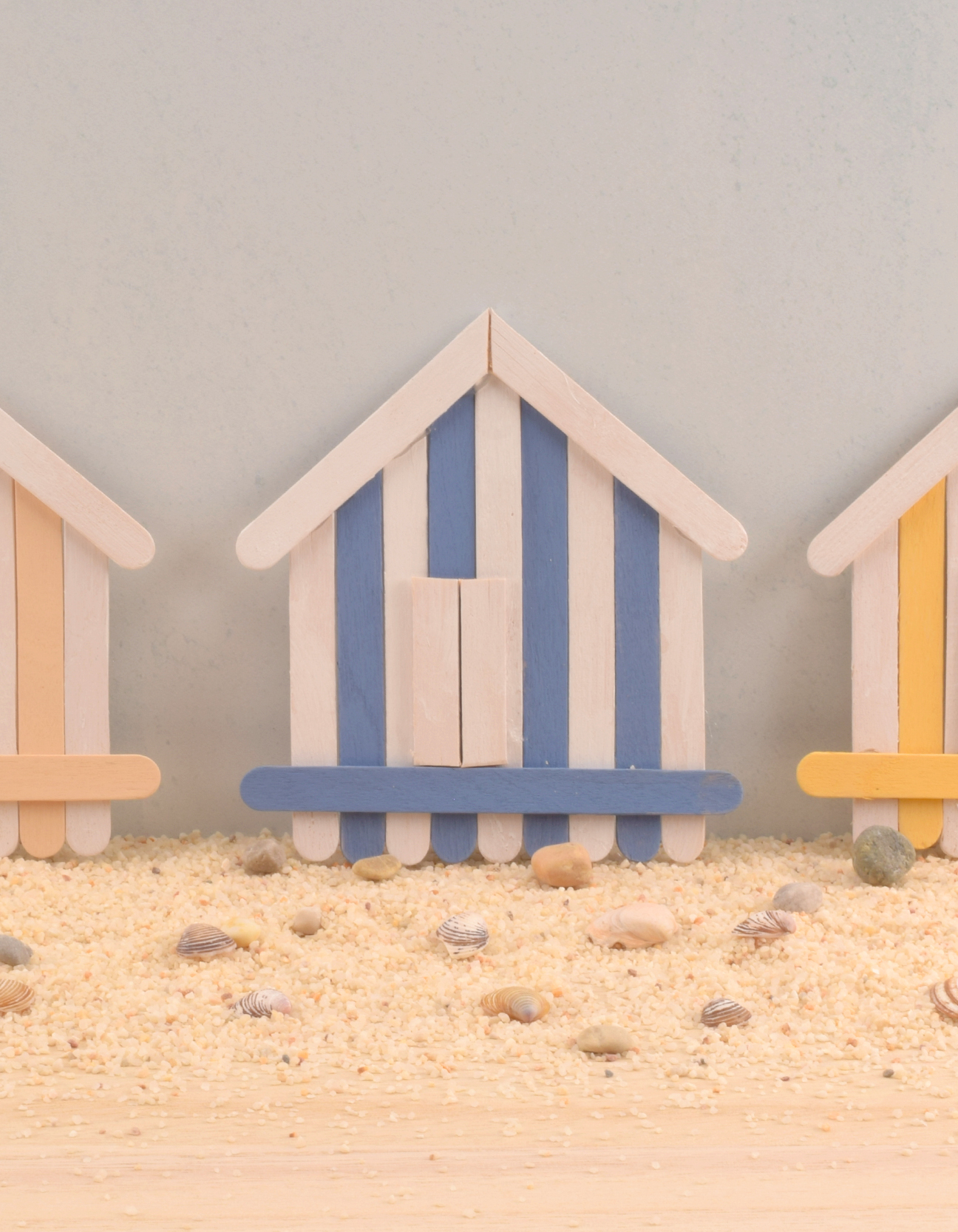 DIY estivo: Costruire una casetta da spiaggia con stecchi di ghiacciolo