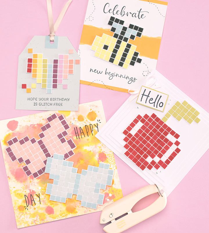 Fertige Pixel-Art-Papierprojekte aus farbigem Cardstock
