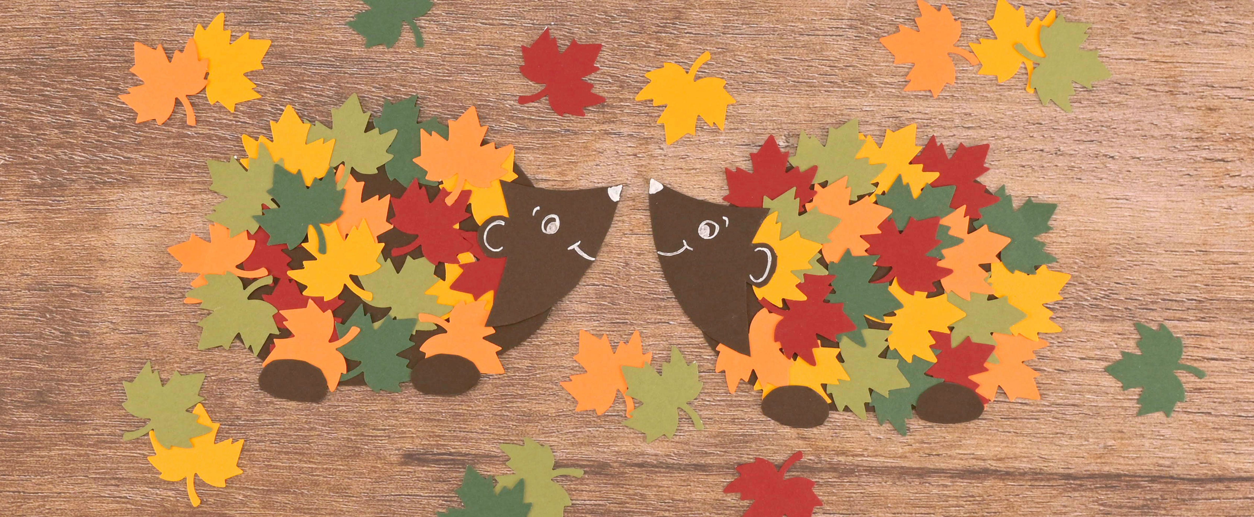 Riccio di carta realizzato con foglie colorate