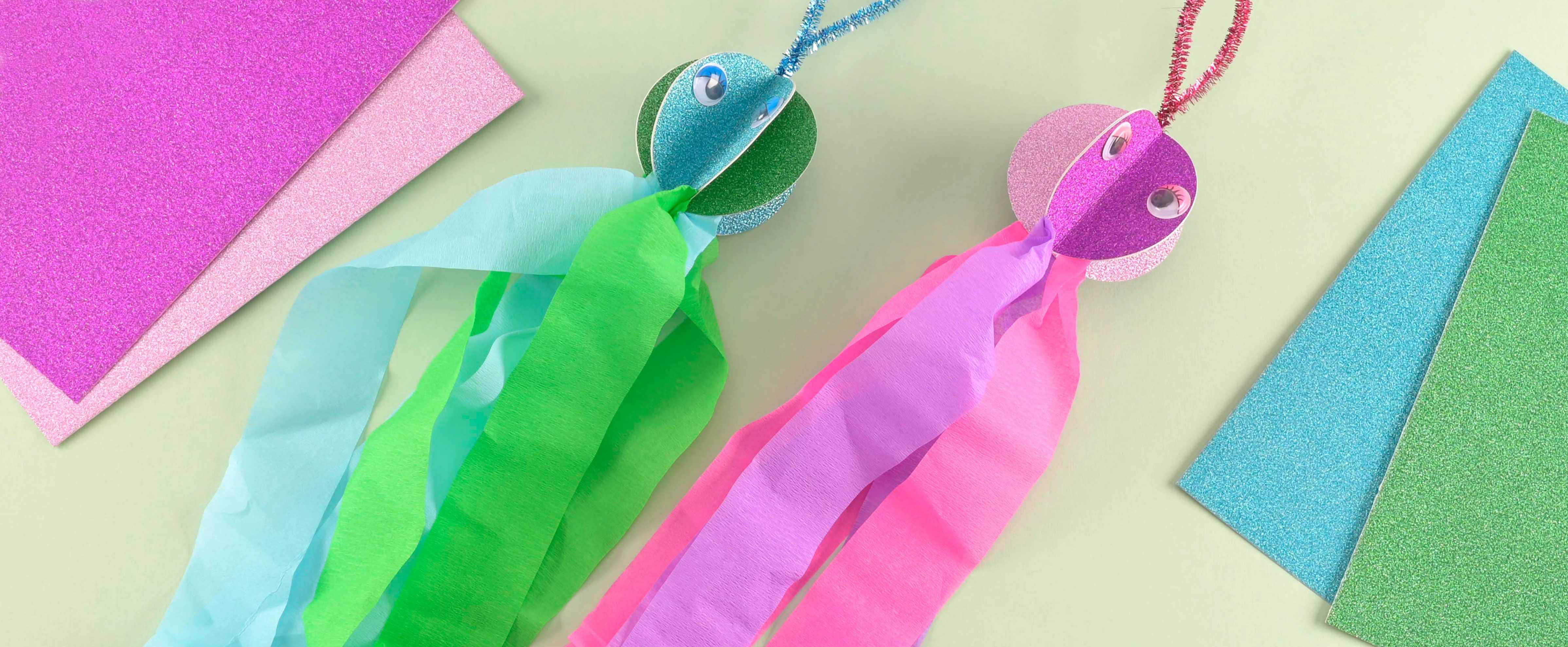 Méduse en papier avec bandes crépon, activité amusante pour fêtes enfantines