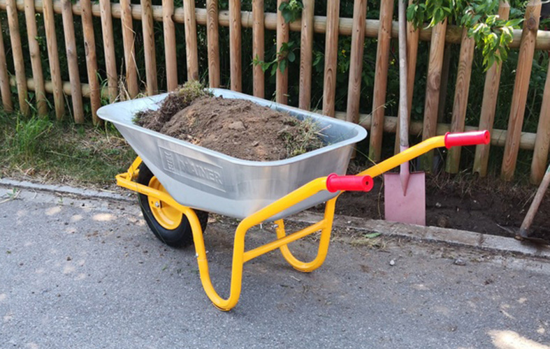 Produkttest-schubkarre-mainer-verzinkte-wanne-hauptner.jpg