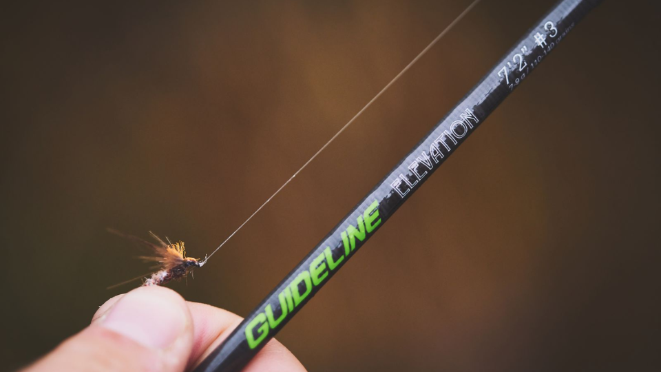 Die Guideline Elevation Brook Fliegenrute mit Mid-Flex-Aktion für präzise Würfe an kleinen Bächen.png