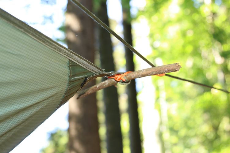 YONC Outdoor Tarp JONAS - olive-sosonline.ch.JPG