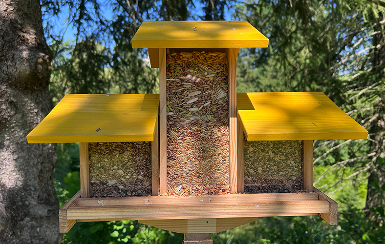 LyraPet-Streufutter-Futterstelle-vogelfuetterung-produkttest.jpg