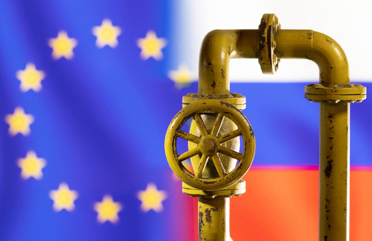 EU agrees to cap price on Russian oil