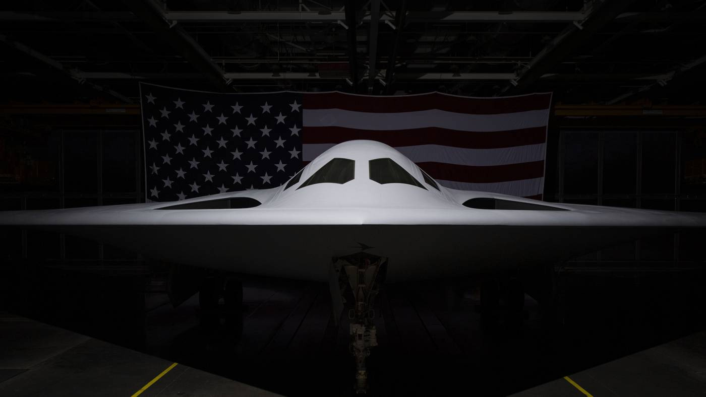 Gli USA presentano il nuovo bombardiere strategico B-21 Raider