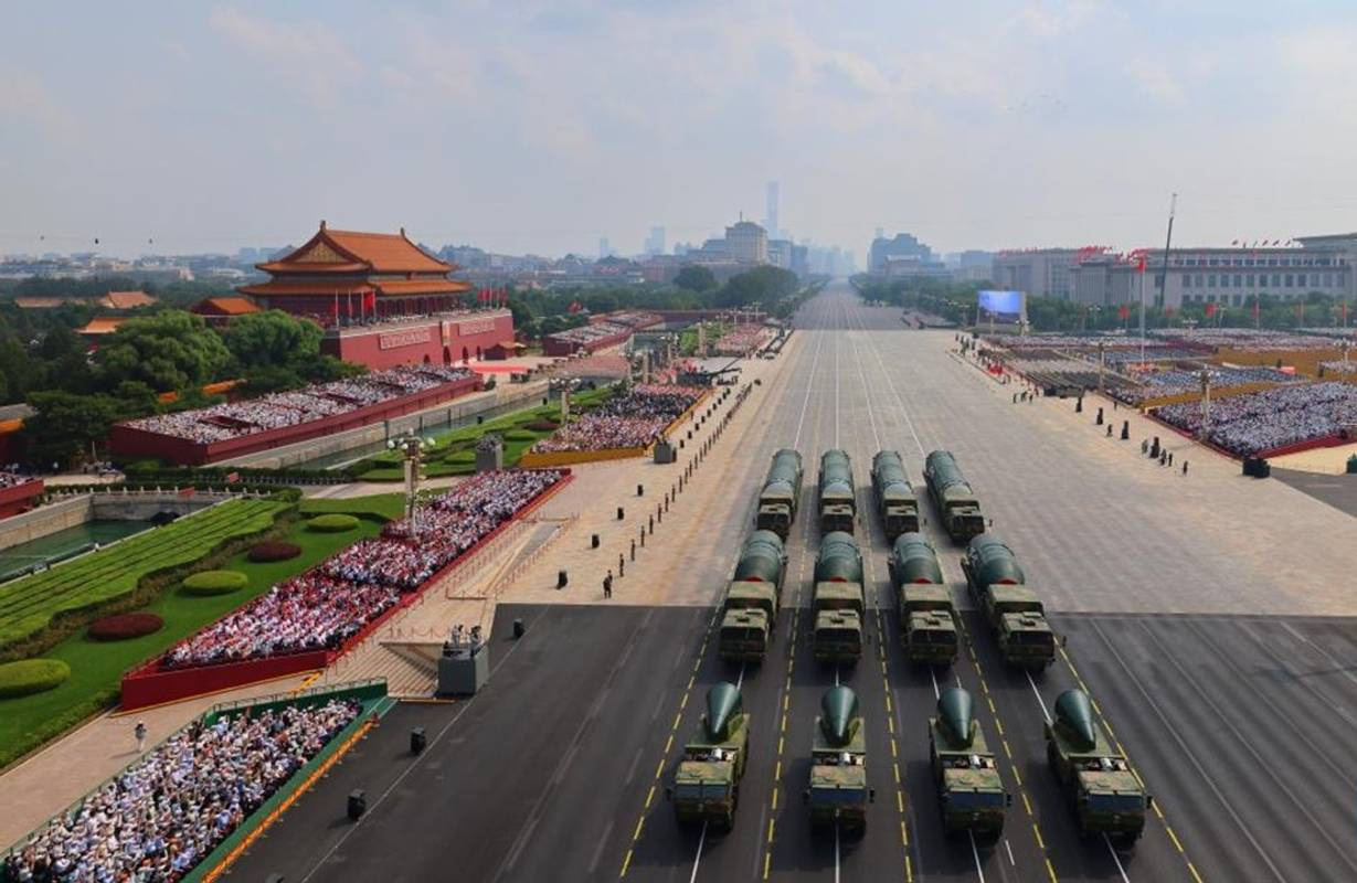 Una parata di deterrenza: la marcia d’avanguardia del complesso militare-industriale cinese