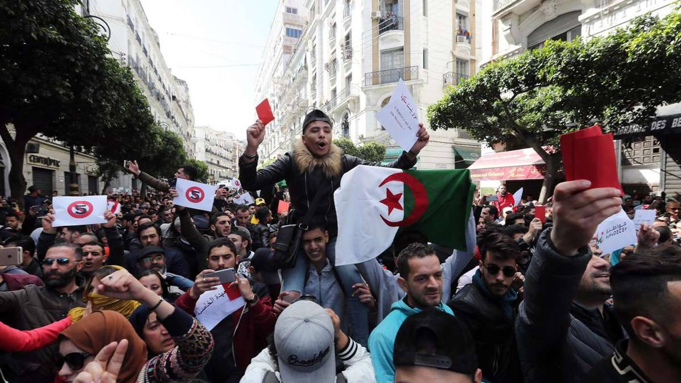 Algeria, le proteste contro il quinto mandato Bouteflika scuotono l'immobilismo del pouvoir