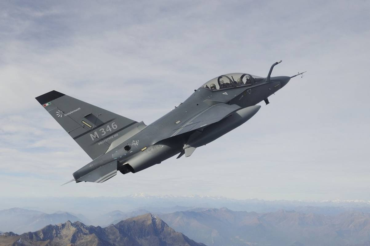 L’addestratore avanzato M-346: la possibile svolta di Alenia Aermacchi nell’export internazionale