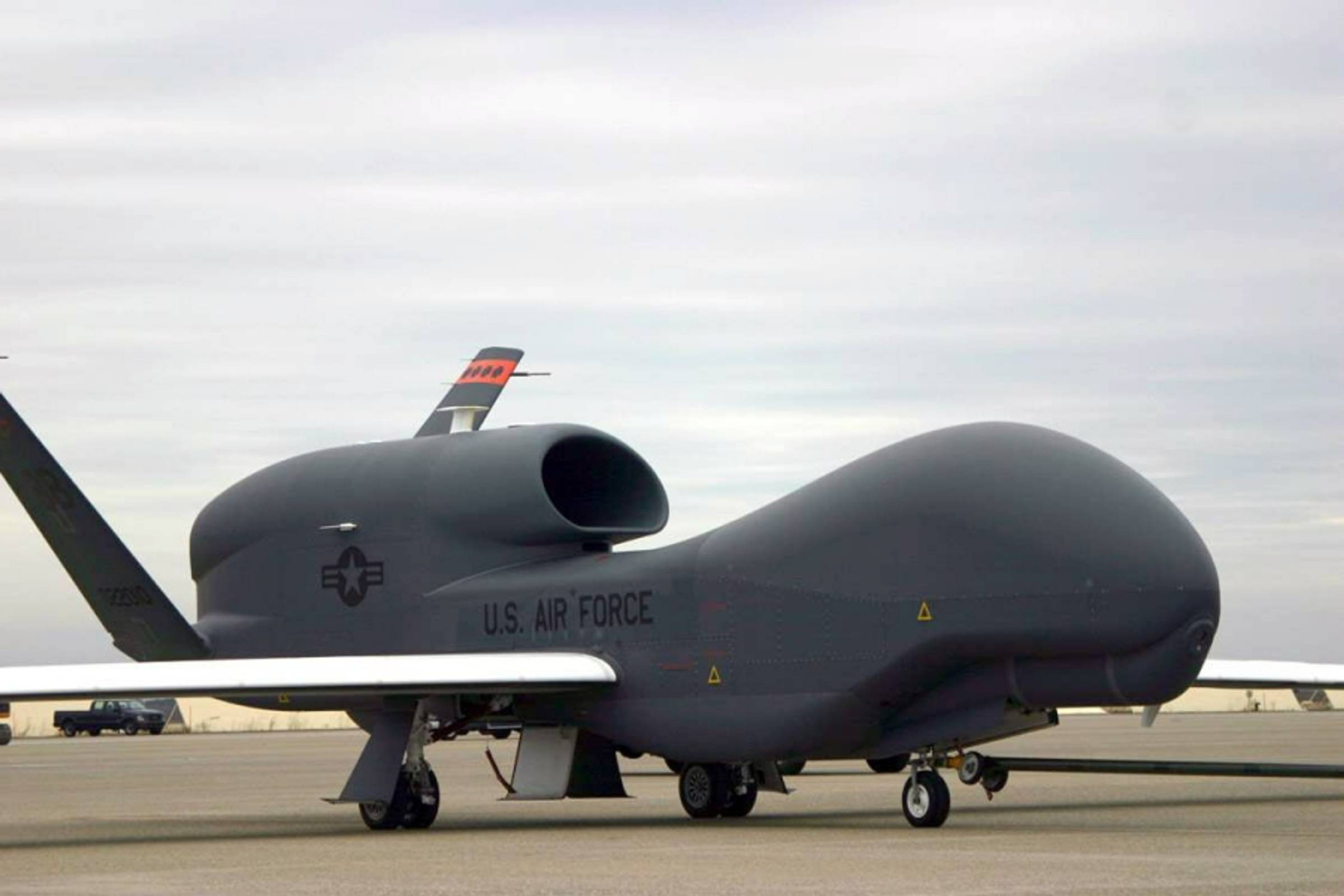 Impiego di velivoli "Global Hawk" presso la base militare di Sigonella