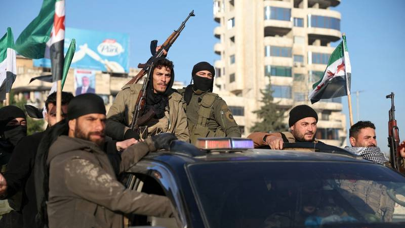 Dopo Aleppo, HTS mette nel mirino Tel Rifaat e Hama: un rapido punto sul caos in Siria