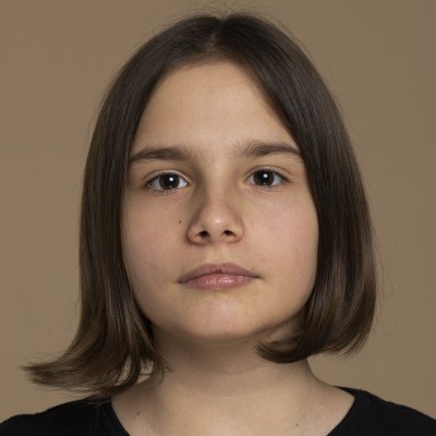 Nina Holeštiaková