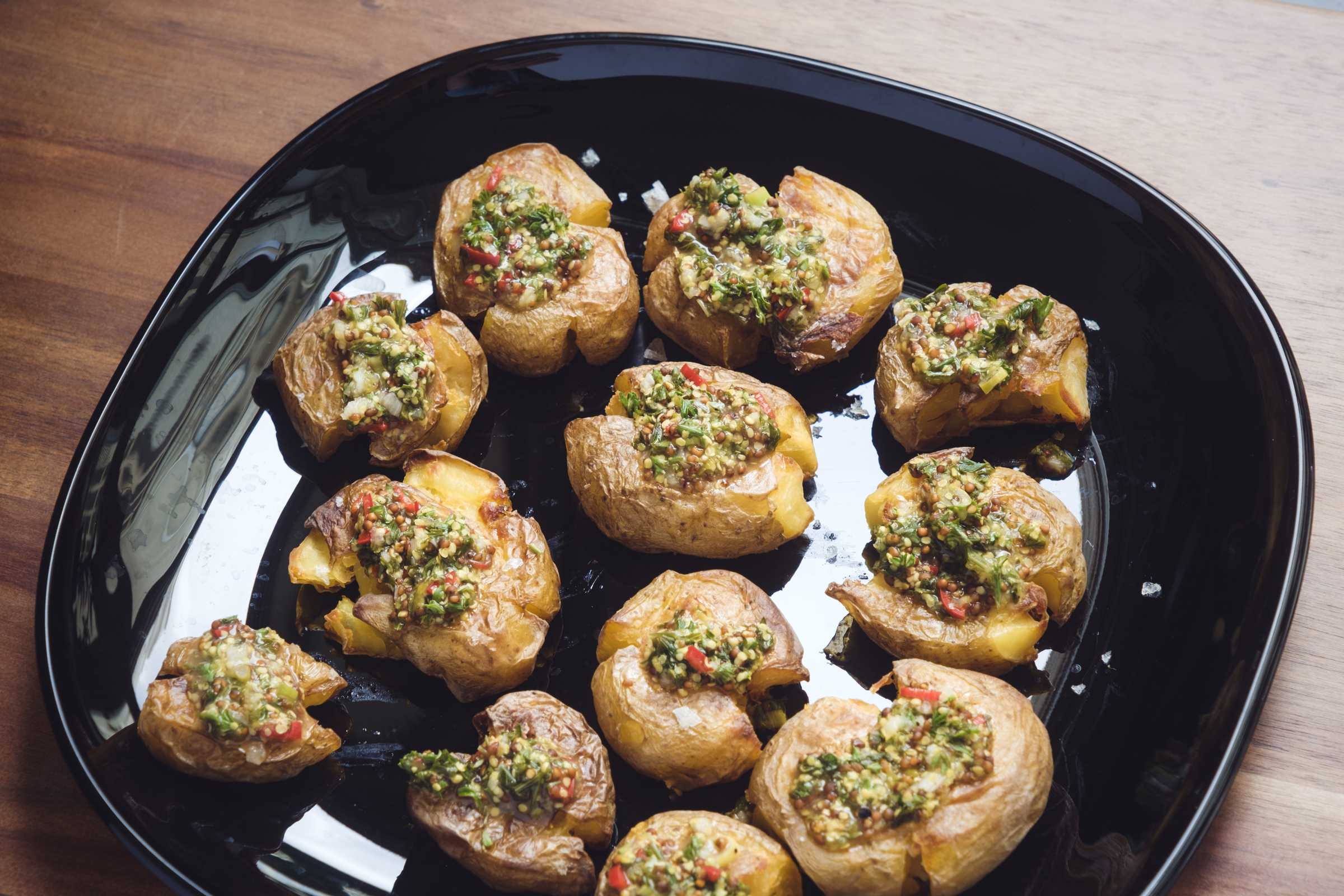Smashed new potatoes with spicy gremolata recipe by Tacohuaco