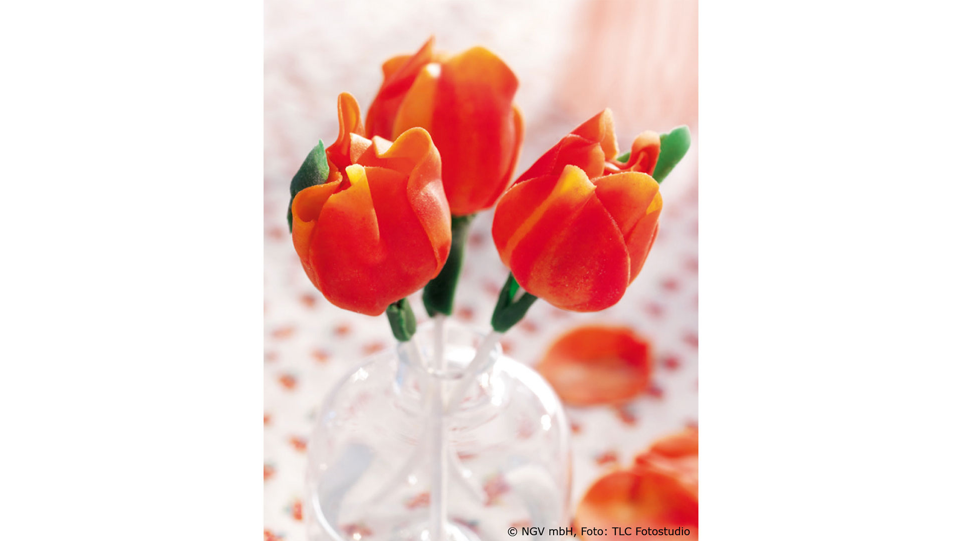 20190416<em>Blog</em>Ostern-backen_Tulpen.jpg
