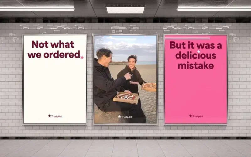 Trustpilot digital billboard pizza