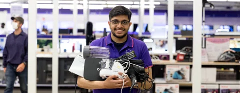 Currys shares hit three-year high on return to dividend list featured picture