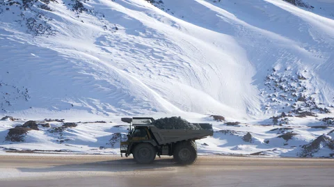 Stocks green; Glencore up as Cobalt eyes IPO featured picture