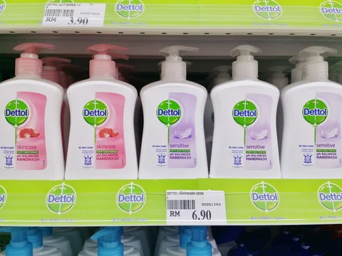 Reckitt Benckiser misses first-quarter like-for-like sales estimates featured picture