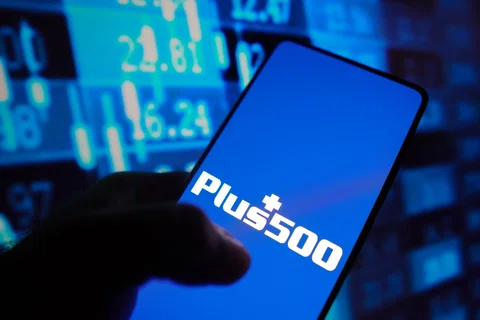 Plus 500 shares gain after solid first half and confident outlook featured picture