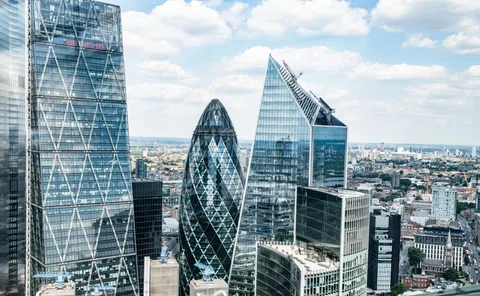  FTSE 100 kicks-off the week in the green featured picture