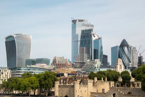 UK stocks on the front foot despite weakening labour market  featured picture
