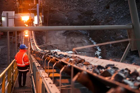 Lunchtime market roundup: FTSE 100 ahead driven by miners a Trump-Powell tensions heat up featured picture