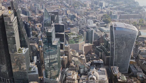 Lunchtime market roundup: FTSE 100 remains above 9,100 all eyes on US durable goods data featured picture