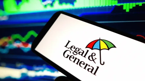 Legal & General shares fall despite a strong first half featured picture