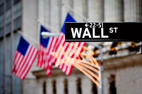 Bond yields move higher as stocks retreat | Wall Street Week featured picture