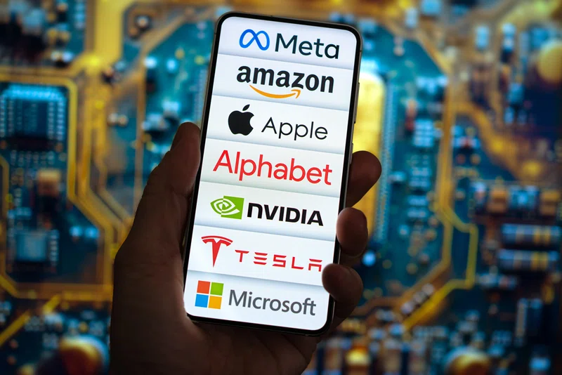 Smartphone with Mag 7 brands