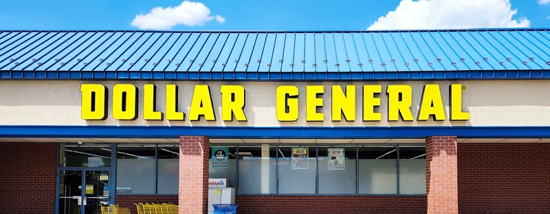 A front of a Dollar General store