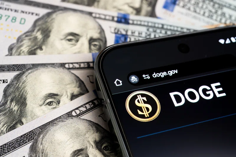 DOGE app plus dollar bills