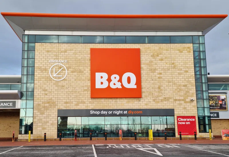 B&Q store front