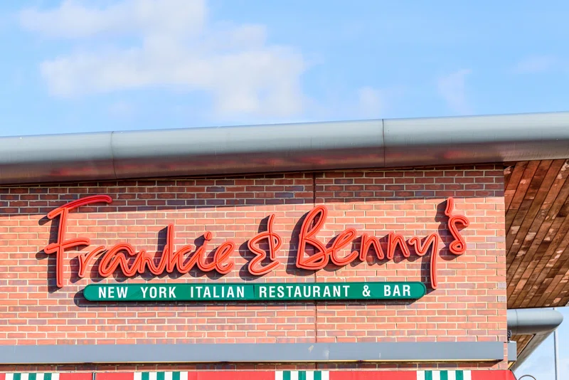 Frankie & Benny's sign
