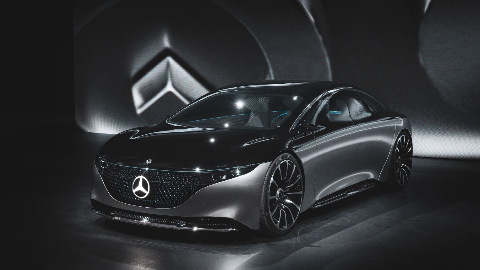 futuristic car 1.jpg