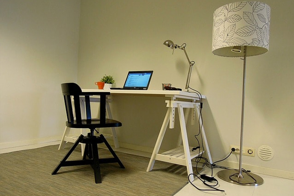 workbench-1269222_640-600x400.jpg