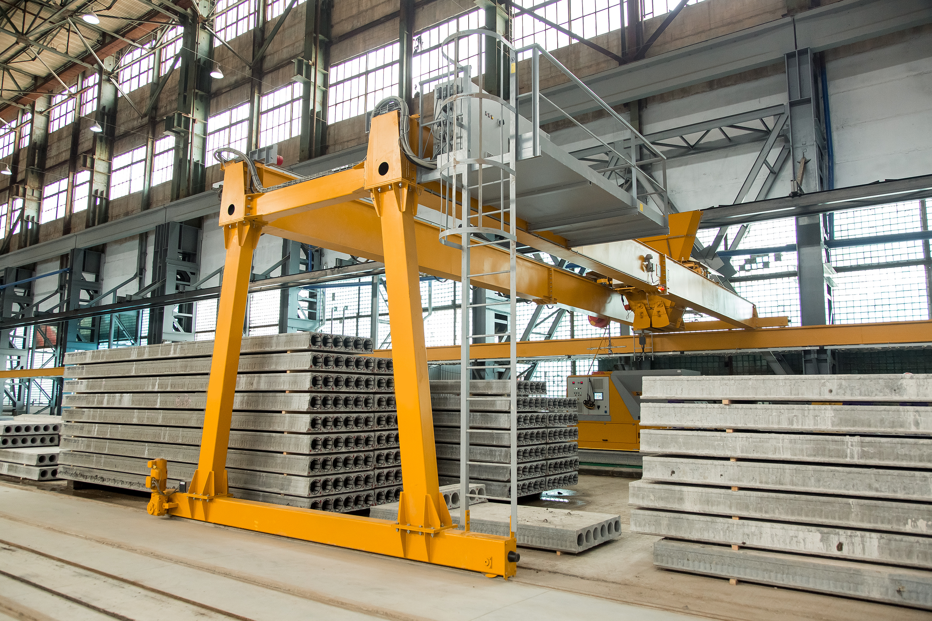 Heavy duty linear slides | The best way to move a one ton gantry crane