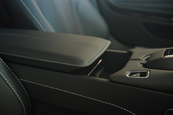 Aston-Martin-half-open-armrest-600x400.jpg