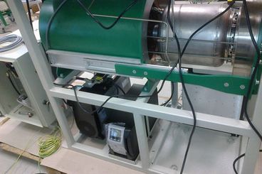 The container is shown mounted on Accuride aluminium full extension slides.