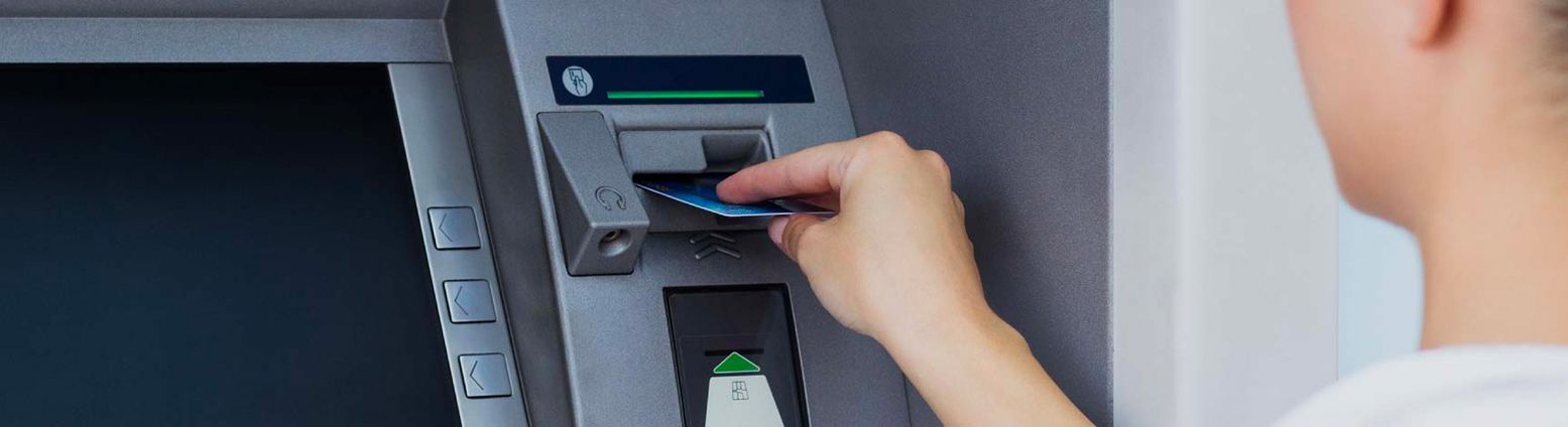 Distributeurs et manipulation de billets de banque