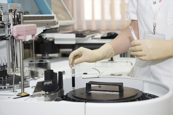 blood-analysing-machine600x400.jpg